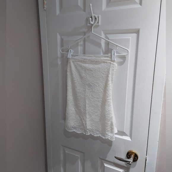 H&M | Strapless Lace Tube Top - Picture 2 of 13